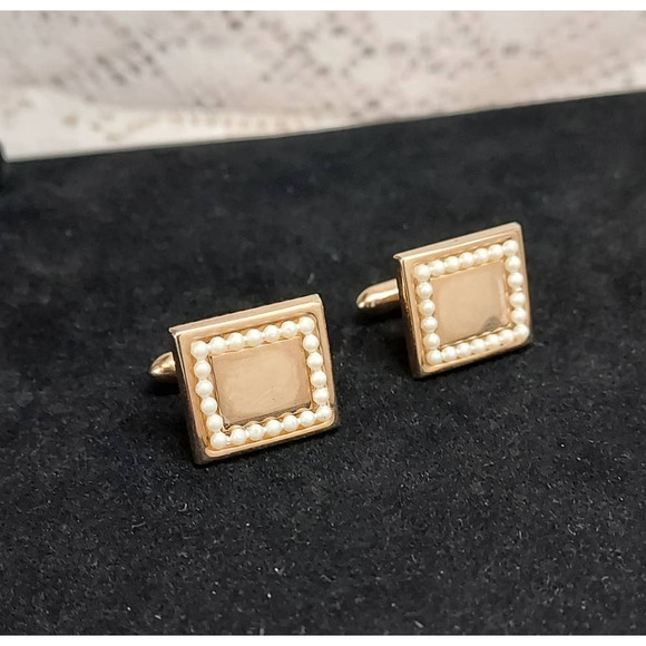 Vintage Swank Gold and Pearl Cuff Links - Picture 6 of 7